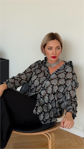 {{photo.Alt || photo.Description || 'Рубашка Euphoria luxe'}}